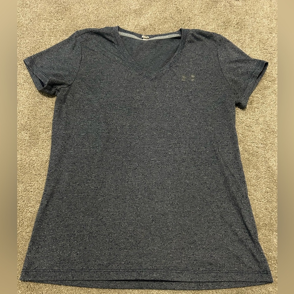 💙Under Armour Shirt size: small